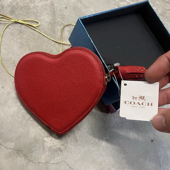 NWT Coach Heart Coin Purse Leather Red 65491B - Picture 4 of 6